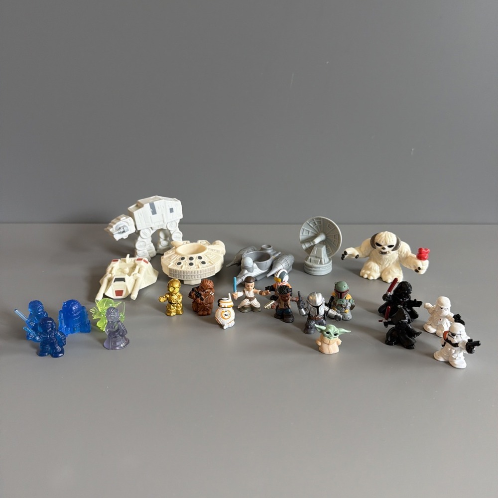 Lot of 24 Miniature Star Wars Figures and Spaceships by Hasbro/Disney Grogu